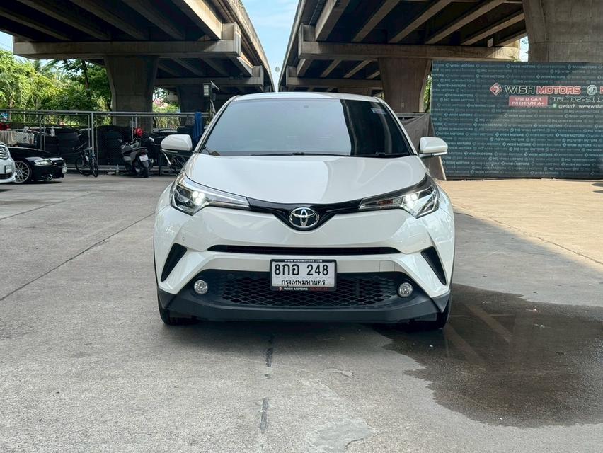 ขายรถ Toyota C-HR 1.8 Mid ปี 2019 สีขาว เกียร์ออโต้