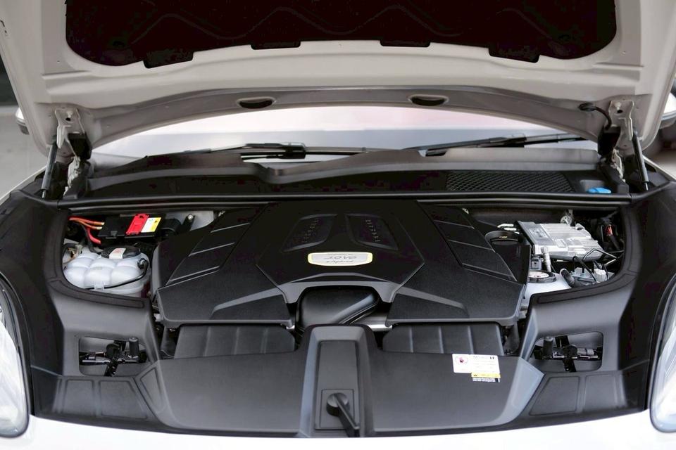 Porsche Cayenne Coupe E-Hybrid 3.0 V6 Turbo 2020 สีขาว รูปที่ 20