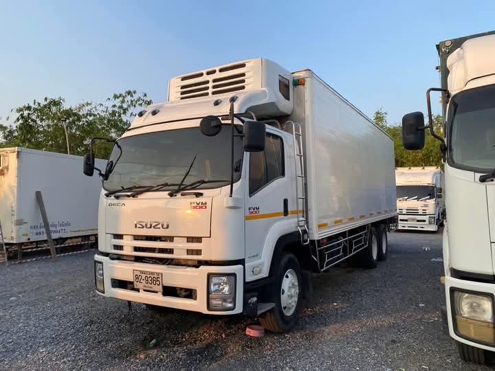 ขายรถ 10 ล้อ ตู้เย็น Isuzu fvm300