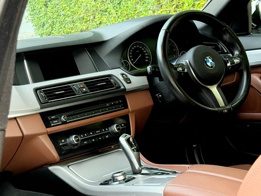 2016 BMW 520D MSPORT LCI รถมือเดียวออกป้ายแดง รถวิ่งน้อย เข้าศูนย์ตามระยะ รถไม่เคยมีอุบัติเหตุครับ 12