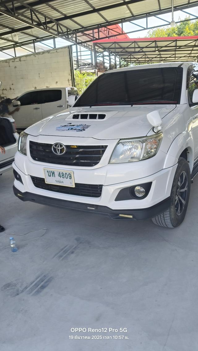 รถยนวีโก้แชมป์ TRD แค็บตัวสูง