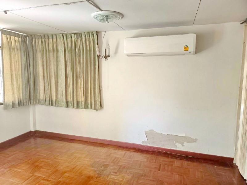 นวมินทร์93-99 บ้านเดี่ยวชั้นเดียว 3 นอน 2 น้ำ 54ตร.ว. ใกล้ฟู้ดแลนด์ นวมินทร์ 700 ม. 220 ตร.ม.ชอคโกแลต วิลล์ 1.5 กม. 6