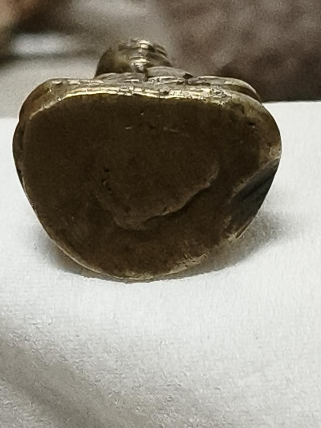 รูปหล่อหลวงพ่อเงินพิมพ์นิยมบี 8