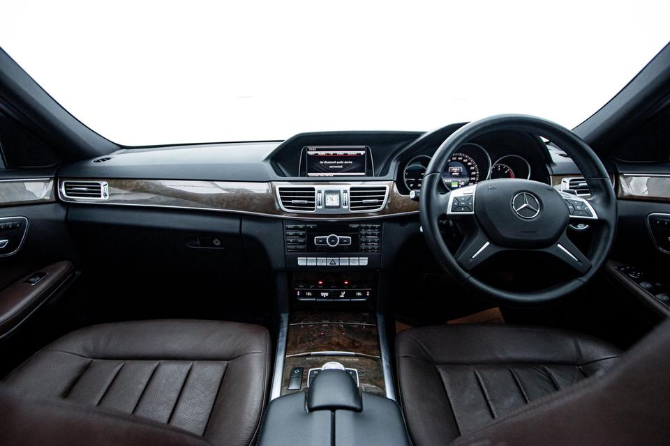รหัสรถ 1D057 BENZ E300 EXCLUSIVE BLUETECH HYBIRD 2.1 2013