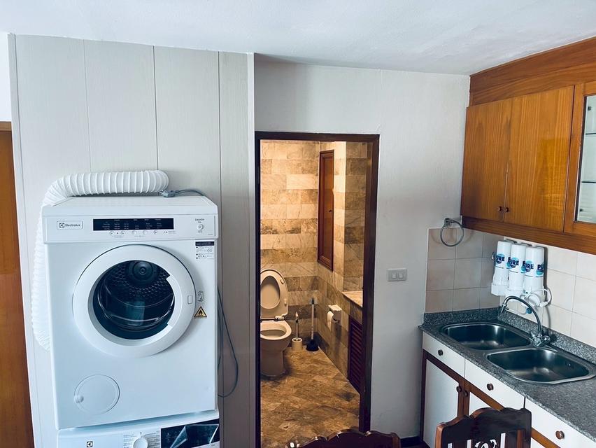 Furnished room for rent on Sathorn Road at Silom Suite Condo opposite the AiA Sathorn Tower very close to BTS St.Louis 20