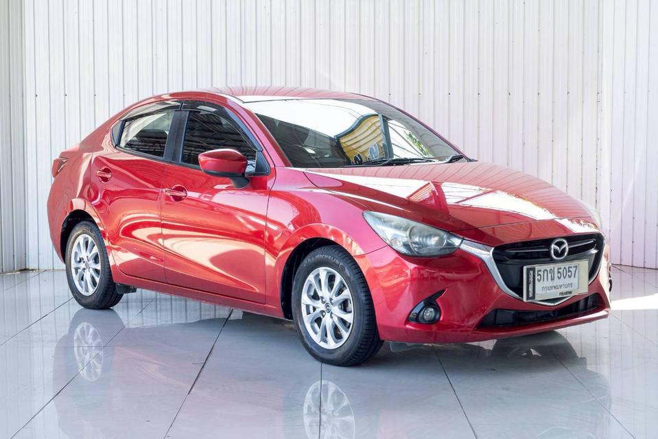 MAZDA MAZDA2 1.3 High Connect ปี 2016 สีแดง เกียร์A/T โฉม ปี14-ปัจจุบัน 4Dr รูปที่ 3