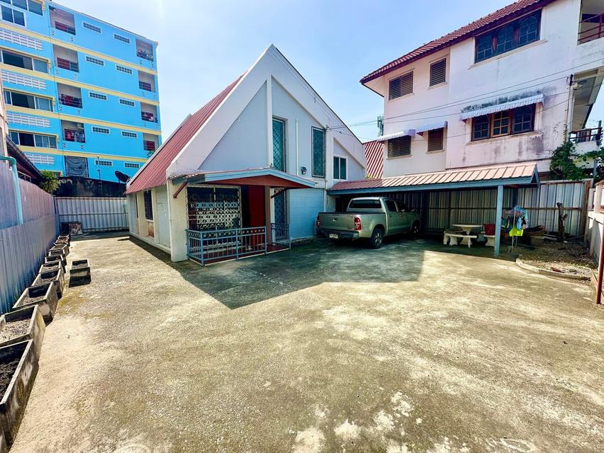 ขายด่วน บ้านเดี่ยว 2 ชั้น หมู่บ้านนวนคร 64 ตร.ว. 3