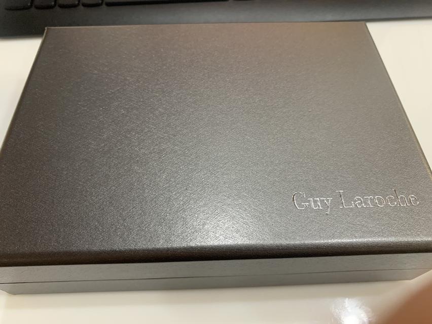 Guy Laroche แท้ กระเป๋าเงิน และ พวงกุญแจ ใหม่ 2