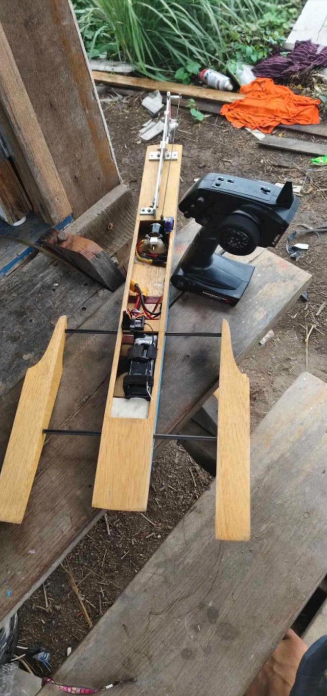 เรือบังคับริกเกอร์มอเตอร์กระดิ่ง 3,200 kv speed sky walk 40 แอมป์เล่นน้อยมากของใหม่ทั้งหมด