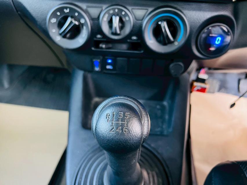 🏗️ รถสไลด์สายสร้างตัว เครื่อง 2.8 แรงจัด สภาพป้ายแดง! 🏗️ TOYOTA REVO 2.8 ENTRY ปี 2023 ไมล์แท้แค่ 14,xxx กม. พร้อมทำเงินทันที! รูปที่ 9