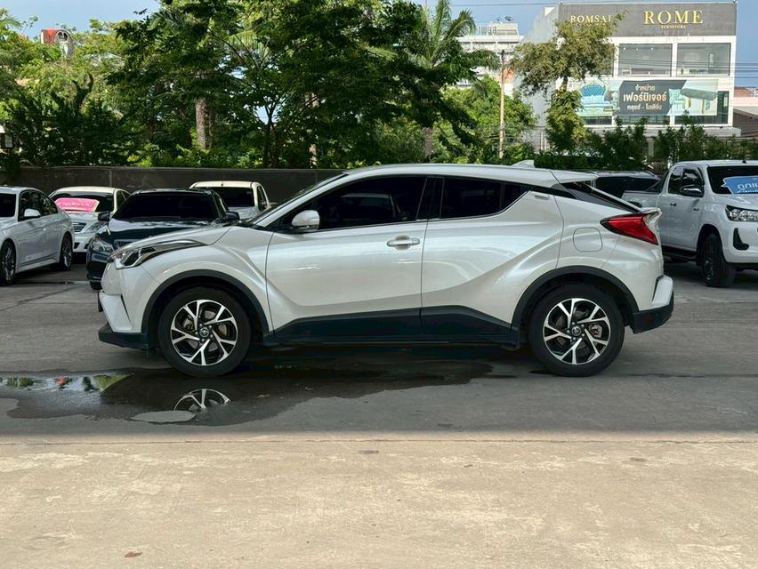 ขายรถ Toyota C-HR 1.8 Mid ปี 2019 สีขาว เกียร์ออโต้ 7