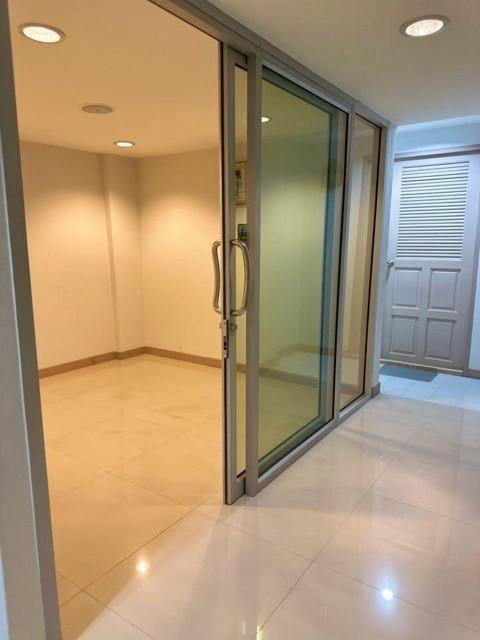 ให้เช่าสำนักงาน 2 ชั้น พื้นที่ใช้สอย 175 ตรม. OFFICE for RENT ถนนพระราม 4 ซอยภูมิจิตร ใกล้ BTS พระโขนง เหมาะทำออฟฟิศสำนักงาน  6