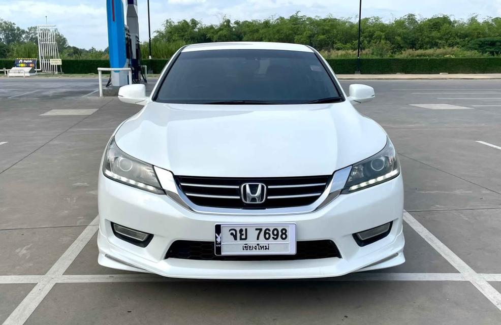 Honda Accord 2.0 EL. (Navi) ปี 2013 สีขาว