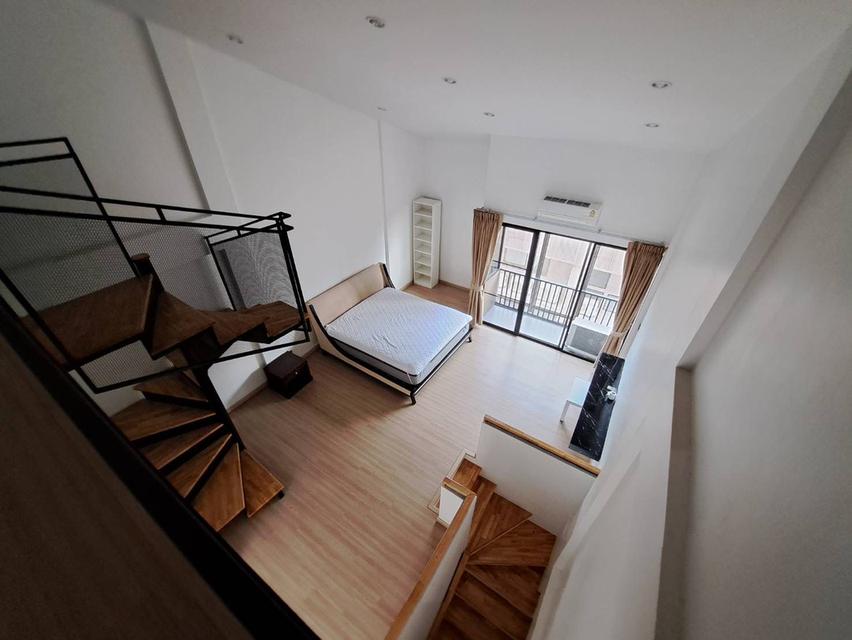 ให้เช่าบ้านใหม่ทั้งหลัง 3 ชั้น ครึ่งสไตล์ Loft Modern เพดานสูง พร้อมเฟอร์ 3 นอน 3 น้ำ บนถนนแจ้งวัฒนะ ใกล้รร. นานาชาติ ใกล้บีทีเอส สามัคคี สายชมพู 10