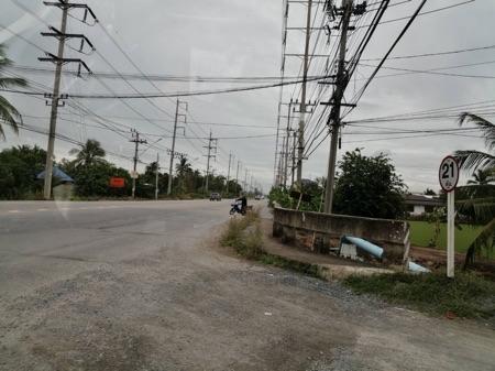 รูปหลัก ขาย ที่ดิน ติดถนน บางกรวย ไทรน้อย นนทบุรี 9 ไร่ 1 งาน 83 ตรว หน้ากว้าง 60 เมตร ติด อบต.คลองขวาง