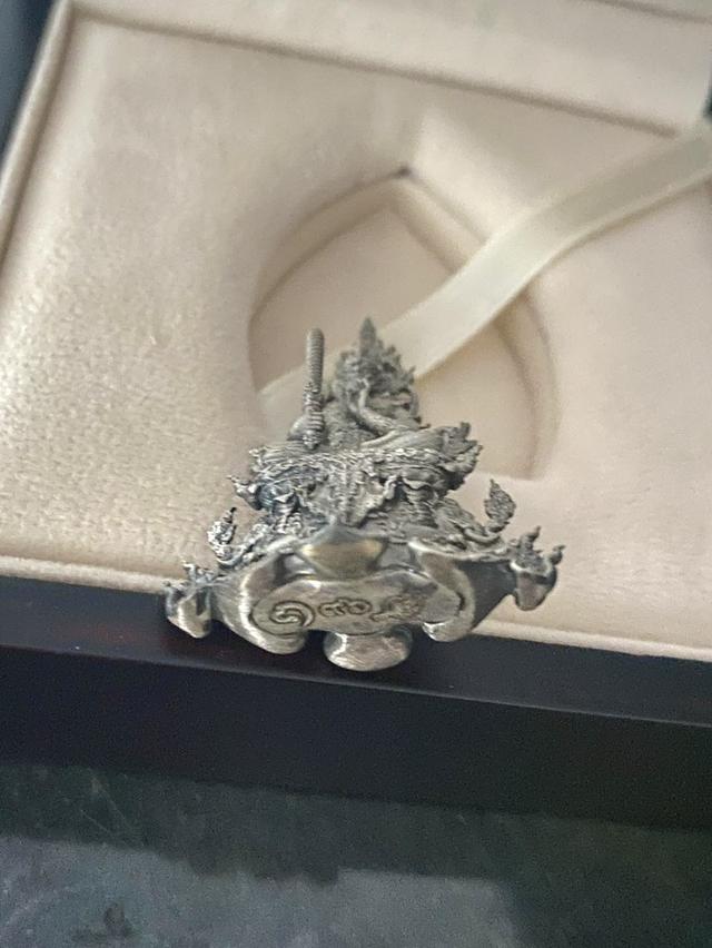 ท้าวเวสสุวรรณ พระธาตุดอยตุง เชียงราย ปี64 เนื้อเงิน อาจารย์เฉลิมชัยร่วมออกแบบ 3