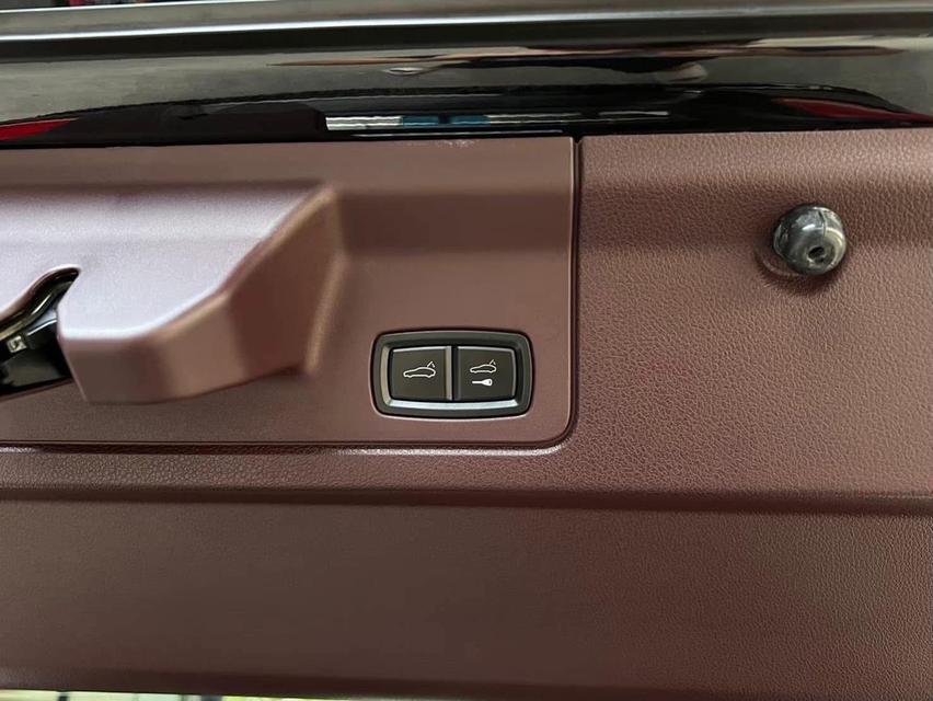 Porsche PANAMERA 3.0 S E-Hybrid Sedan 11