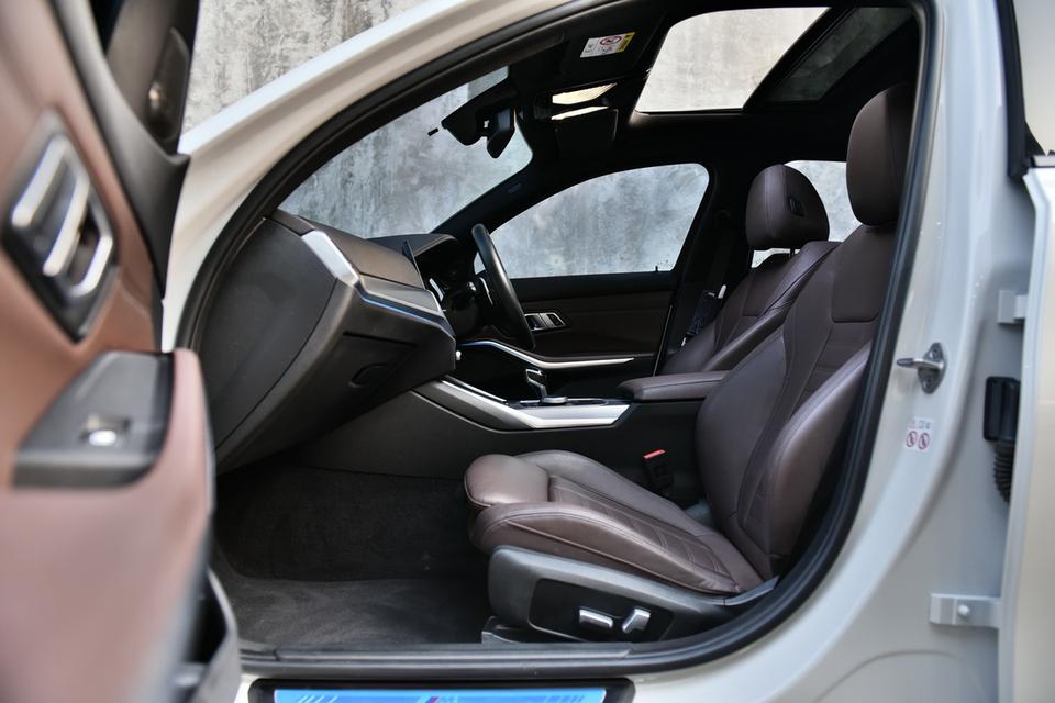 TOP OPTION BMW 330e M Sport BSI กับ Warranty ถึง 2027 ทะเบียนคืน" รูปที่ 13