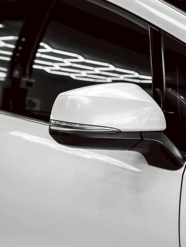 รหัสรถ 67GG198 ALPHARD 2.5 HYBRID SUNROOF 2015