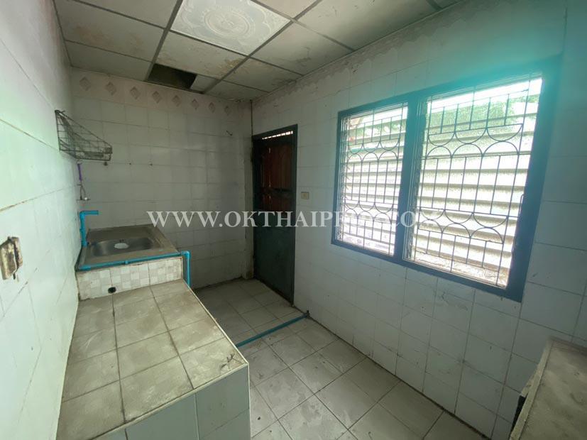 ทาวน์เฮ้าส์ หมู่บ้านปทุม คอนโดเพลส ถนนปทุมธานี – สายใน 13