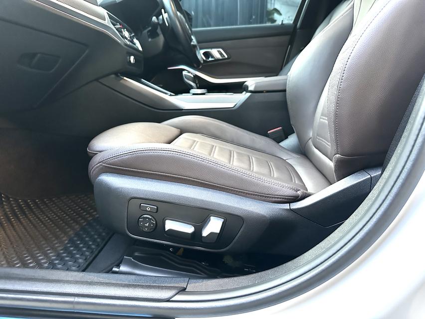 ฺBMW 330e Plug-in Hybrid M Sport จดทะเบียนปี2021 ไมล์น้อย รูปที่ 15
