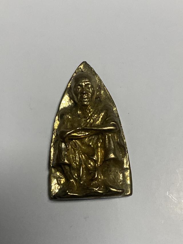 พระเครื่อง หลวงพ่อคูณพิมพ์เตารีดปี36เนื้อทองผ