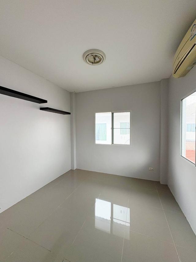 ขายบ้านเดี่ยว 2 ชั้น ทำเลศักยภาพ ใกล้เมือง เดินทางสะดวก พร้อมอยู่ 10