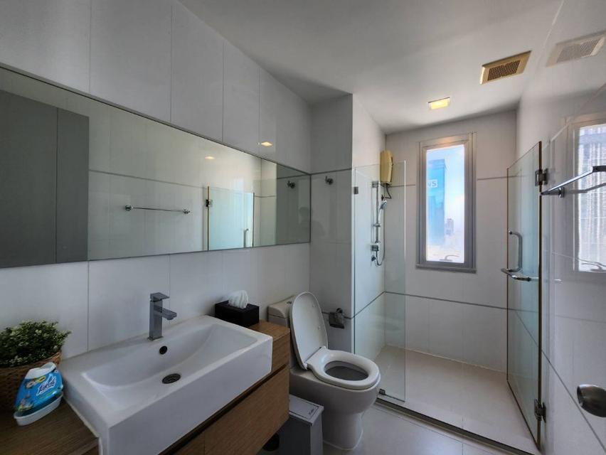 ให้เช่า คอนโด Thru Thonglor  62.4 ตรม. 2 beds 2 baths 1 living 1 kitchen 1 balcony 1 parking space 4