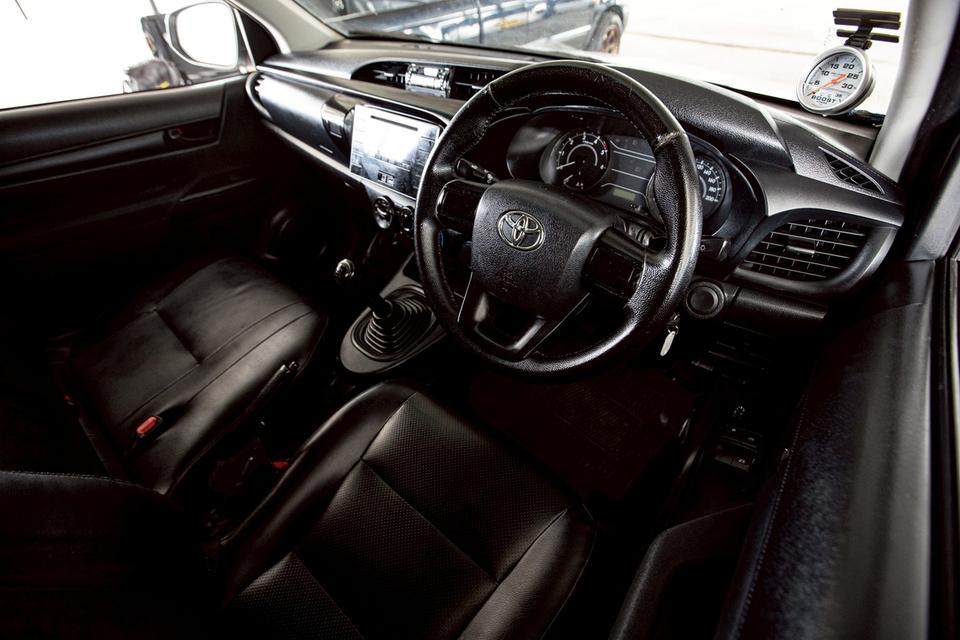 Toyota Revo 2.4J Plus Standard Cab สีขาว เกียร์ธรรมดา กระจกไฟฟ้า ปี 2018 14