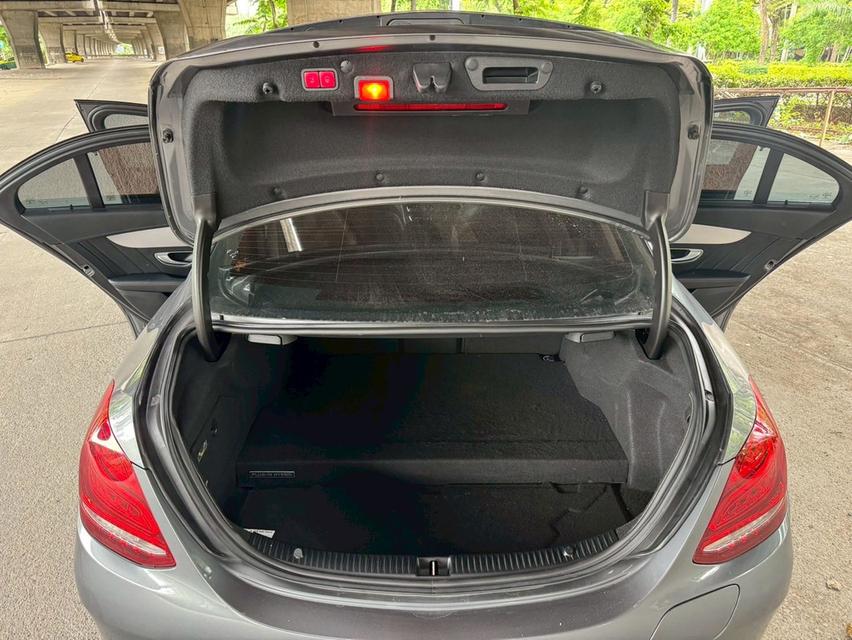 Mercedes-Benz C350e 2.0 W205 AMG Dynamic Sedan Plug-in Hybrid AT ปี 2019 18
