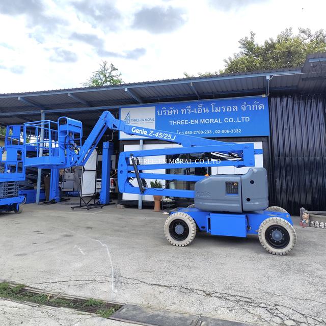 รถกระเช้า Boom Lift Genie Z-45/25J