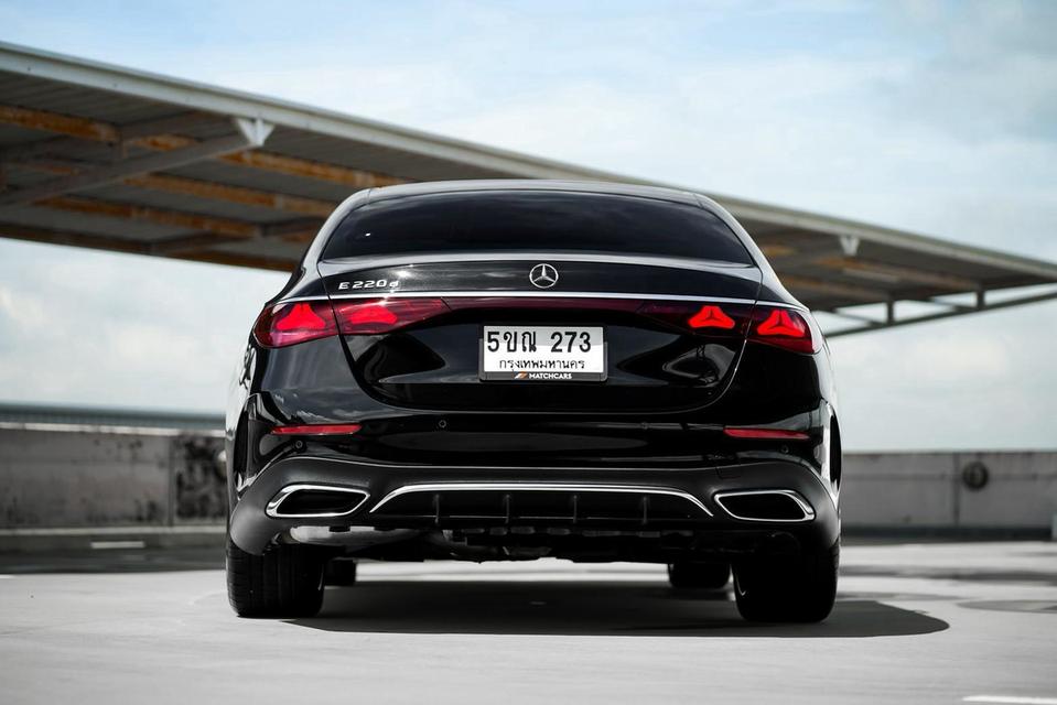 ✨Mercedes-Benz E220d AMG Line ปี 2024 สีดำ พร้อมวารันตีถึง 2027 รูปที่ 7
