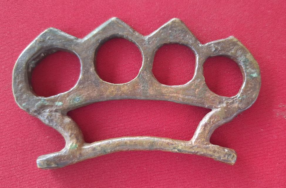 สนับมือทองเหลืองโบราณ