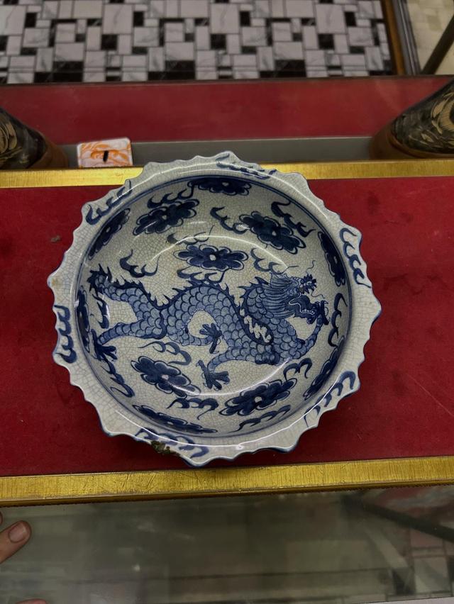 จานเชิงกระเบื้องลายคราม ลายมังกร