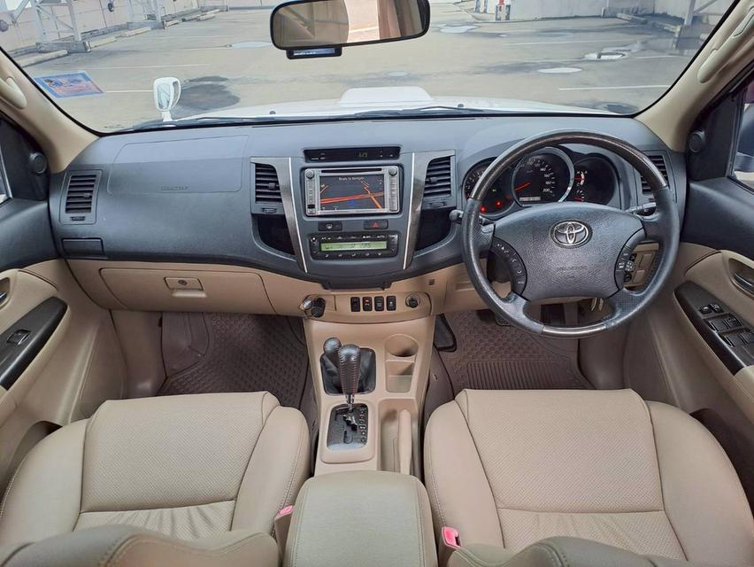 Toyota Fortuner 3.0 V รุ่น TRD Sportivo 4WD รุ่นท็อป ปี2011 สีขาว 11