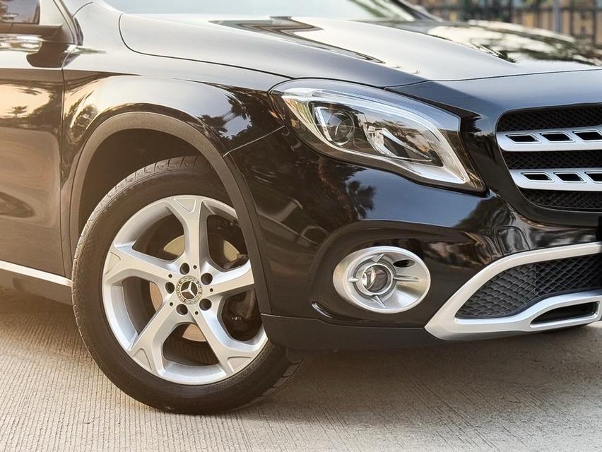 รหัส AVA5002 ✨Mercedes Benz GLA200 Urban ปี 2018 W156 Facelift 8