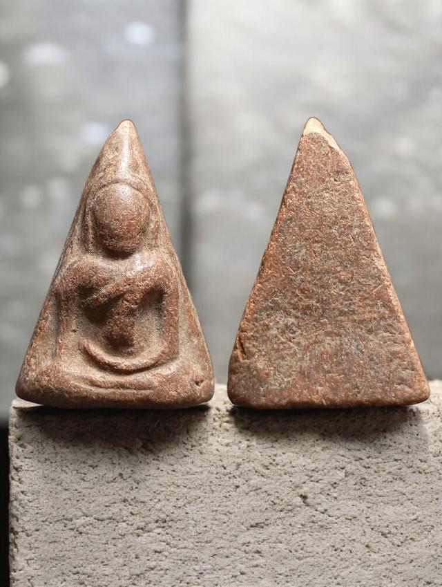 เปิดพระนางพญาพิมพ์เข่าตรง กรุนางพญา จังหวัดพิษณุโลก