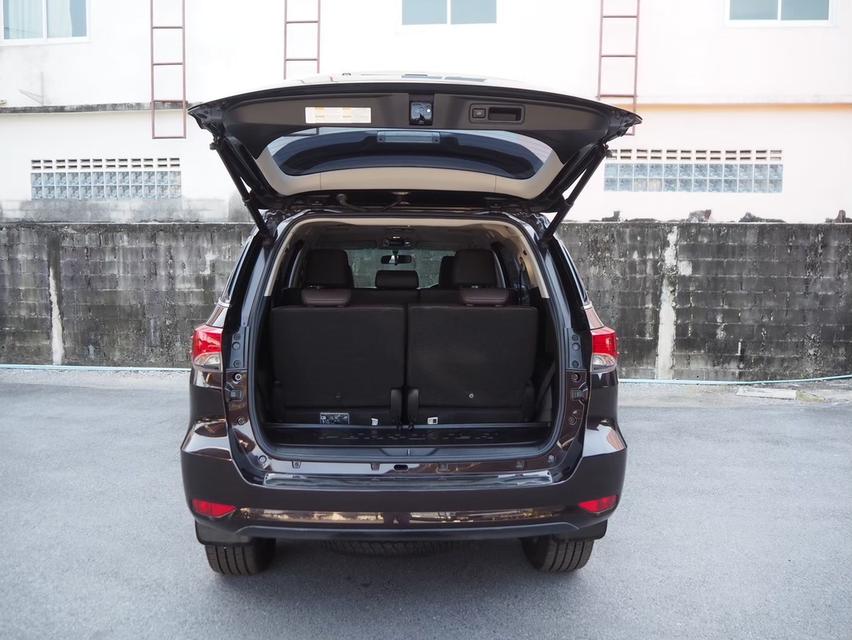 TOYOTA FORTUNER 2.4 V 4WD ปี 2019 9