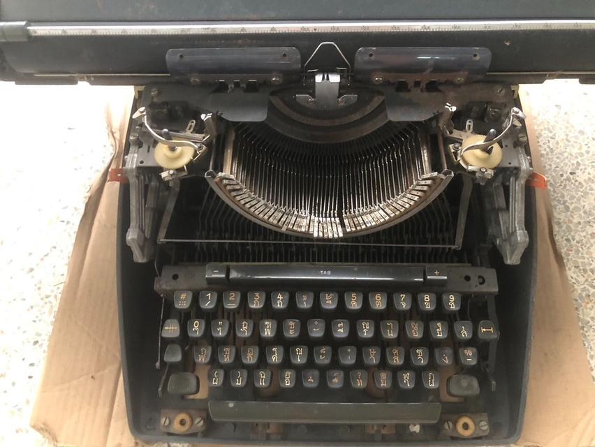 เครื่องพิมพ์ดีด Olympia SG-3 แป้นพิมพ์ไทย หายาก น่าสะสม เหมาะใช้งานหรือเป็นของตกแต่งวินเทจ (นัดรับบางบอน 1) 3
