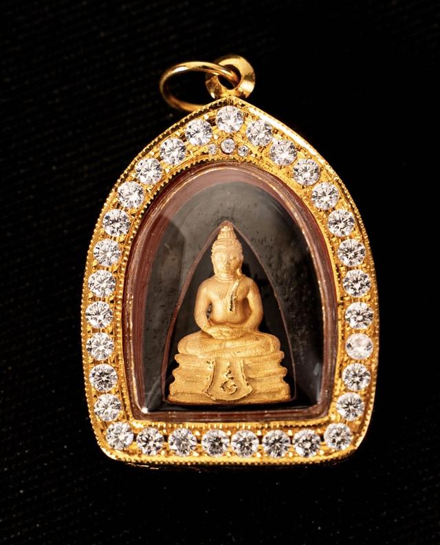 หลวงพ่อโสธร รุ่นอุดมโชค พิมพ์ใหญ่ ปี 2550