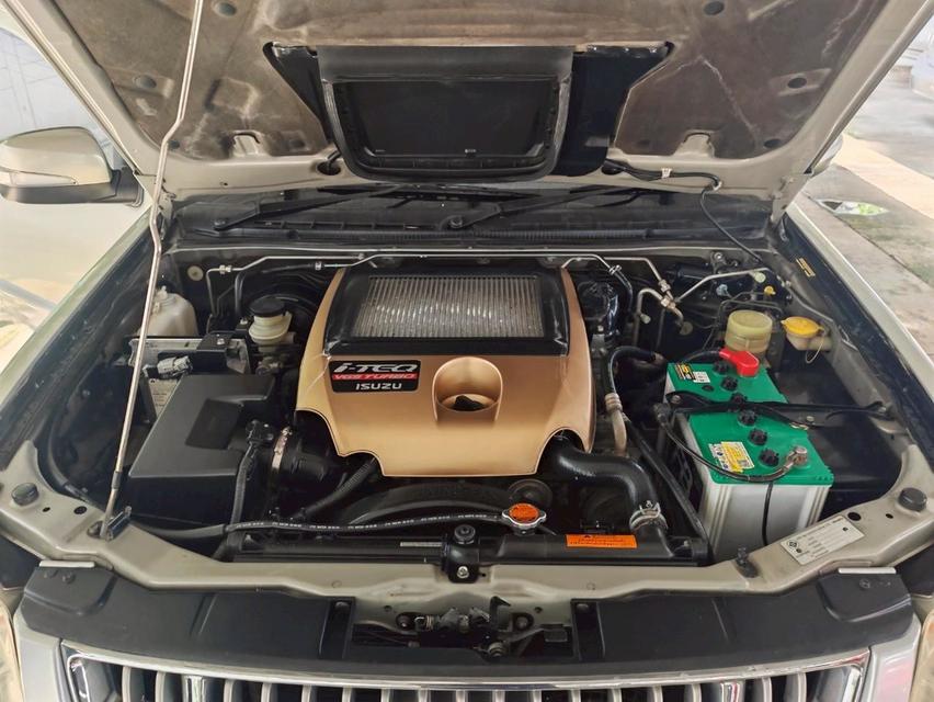 ISUZU MU-7 (3.0)