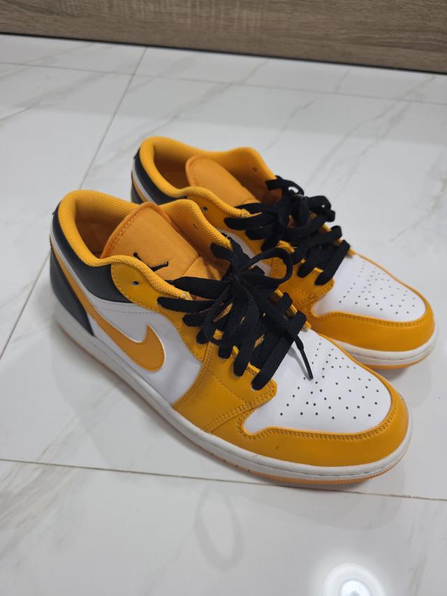 รองเท้า Nike Air Jordan 1 Low รูปที่ 3