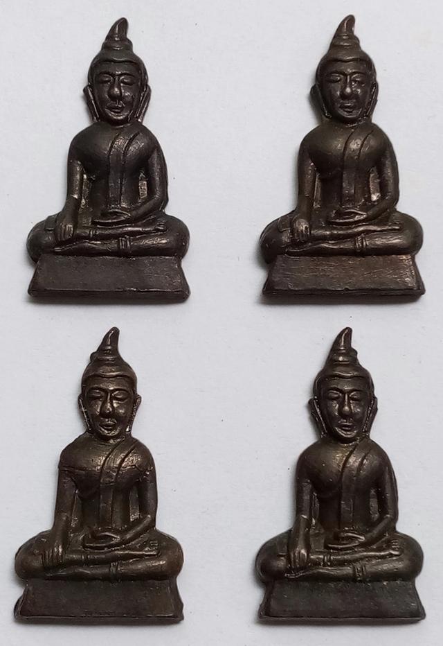 พระท่ากระดาน หลวงปู่ดี วัดวัดเหนือ (ขายเหมา 4 องค์)