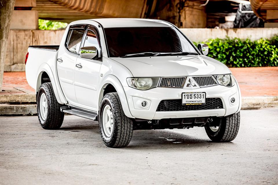 Mitsubishi Triton Plus Double Cab 2.5 Ddi Auto ปี 2012 สีขาว
