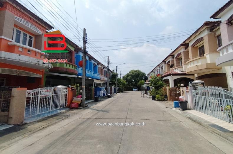 ให้เช่า ทาวน์เฮาส์ หมู่บ้าน บุศรินทร์ สายไหม เนื้อที่ 18 ตรว. ซอยพหลโยธิน 54/1 แยก 4-47 ถนนเพิ่มสิน แขวงสายไหม เขตบางเขน กรุงเทพฯ