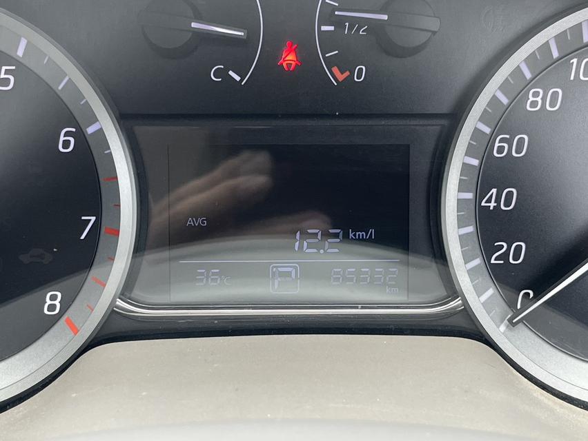 NISSAN SYLPHY 1.6 V ปี2012 13