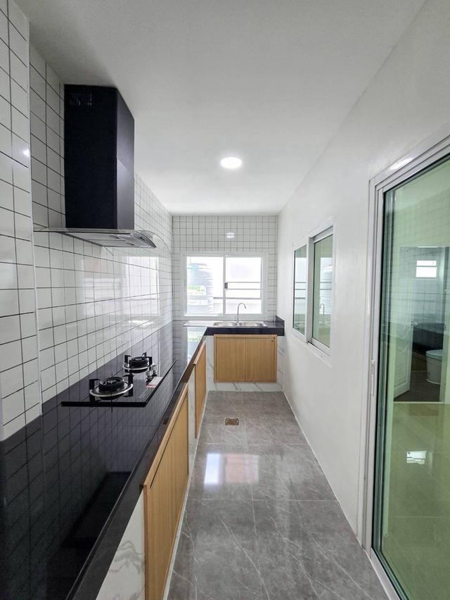 หมู่บ้านบุรีรมย์ คู้บอน 41บ้านแฝด รีโนเวทเนื้อที่ 37 ตร.ว.ทำเลคนตามหา 11