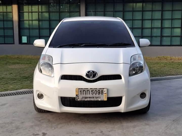 Toyota Yaris  2012 ปล่อยขายด่วน