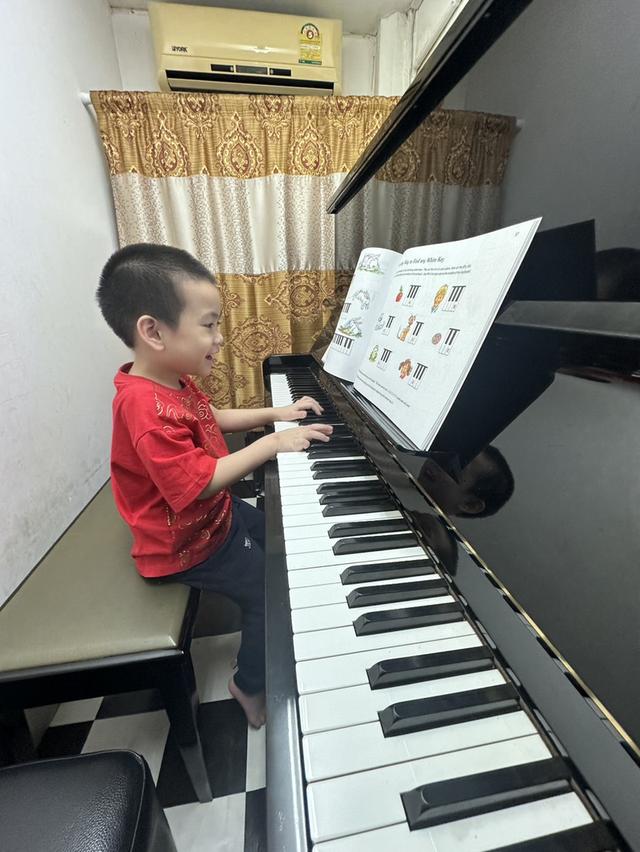 รับสอนเปียโน ที่ Fin Music School 13