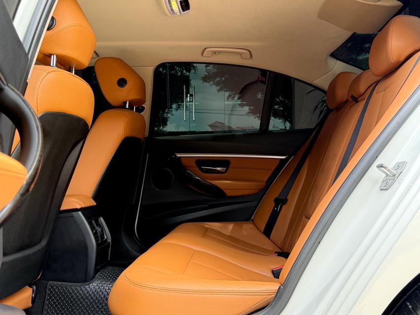 2019 BMW 320D F30 LCI รถมือเดียวออกป้ายแดง รถวิ่งน้อย เข้าศูนย์ตรงระยะ รถไม่เคยมีอุบัติเหตุครับ รูปที่ 14